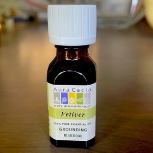 Brand New .5oz Aura Cacia Vetiver Essential Oil